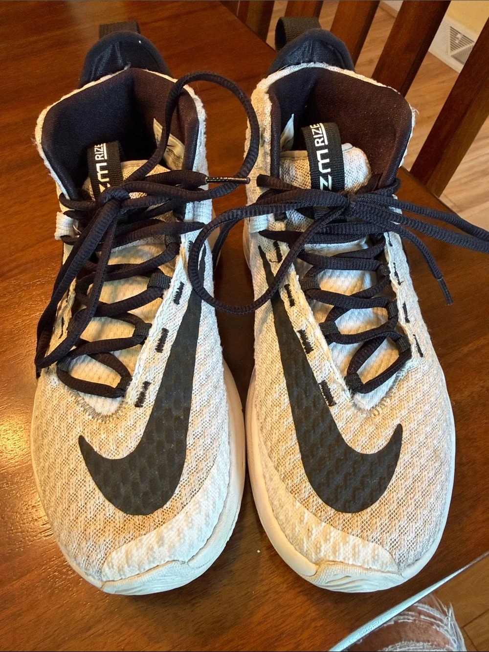 Nike Zoom Rize TB Basketball sneakers, boys size 6